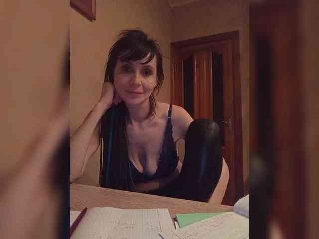 Hellenalonenochka webcam