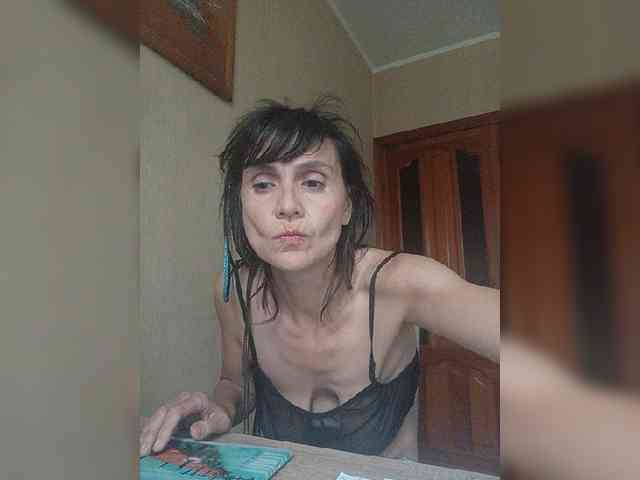 Hellenalonenochka webcam