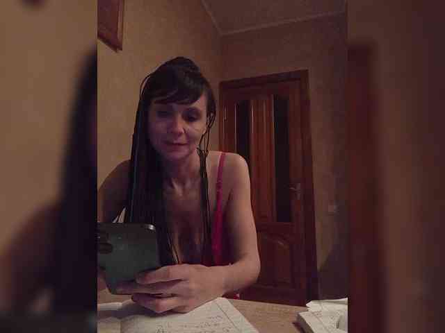 Hellenalonenochka webcam