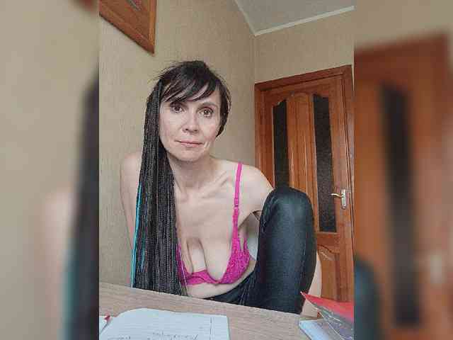 Hellenalonenochka webcam