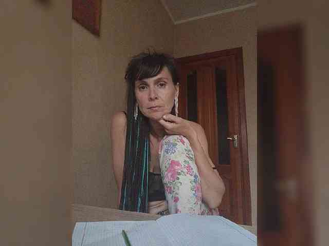 Hellenalonenochka webcam