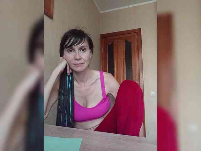 Hellenalonenochka webcam