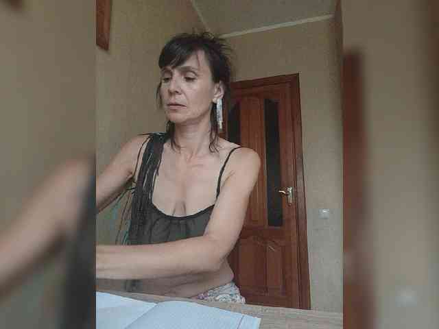 Hellenalonenochka webcam