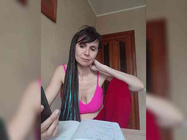 Hellenalonenochka webcam