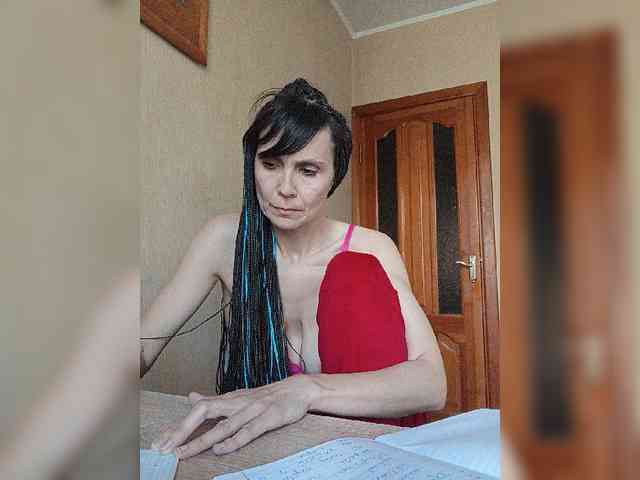 Hellenalonenochka webcam