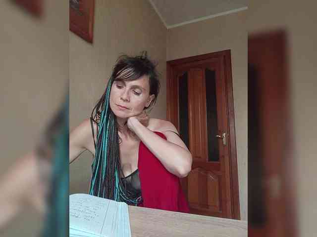 Hellenalonenochka webcam