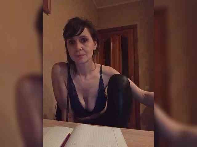 Hellenalonenochka webcam