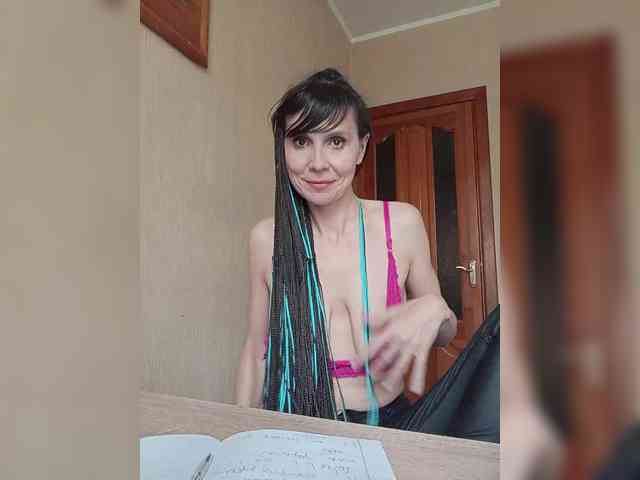 Hellenalonenochka webcam