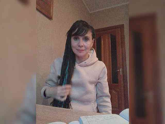 Hellenalonenochka webcam