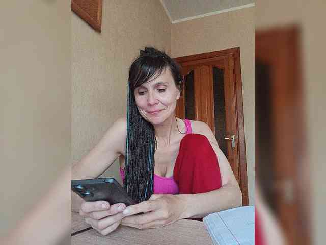 Hellenalonenochka webcam