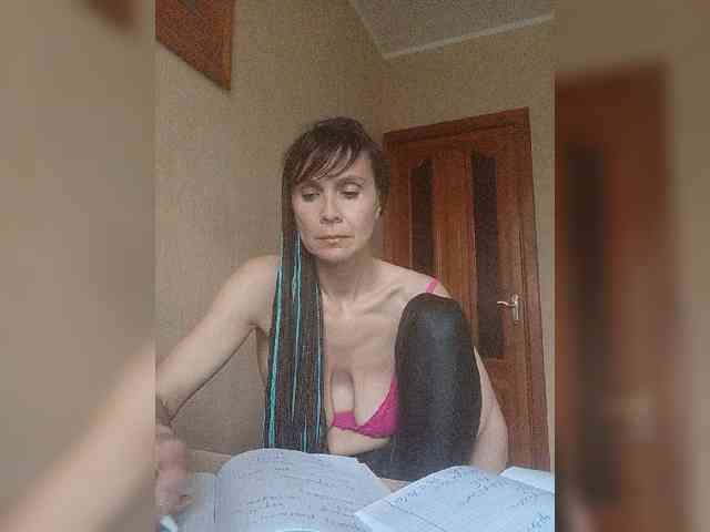 Hellenalonenochka webcam