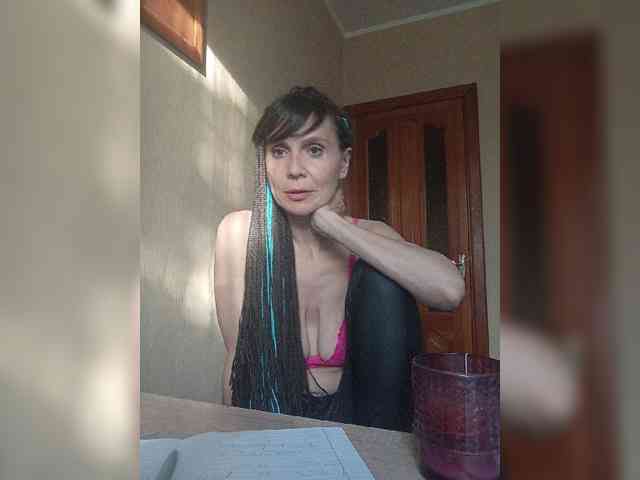 Hellenalonenochka webcam