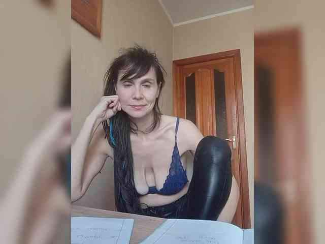 Hellenalonenochka webcam