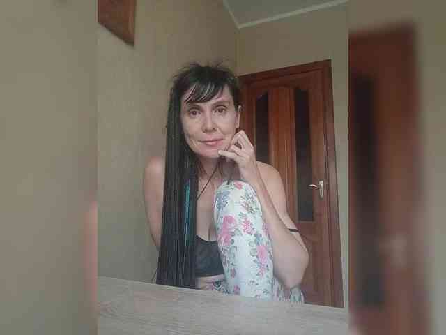 Hellenalonenochka webcam