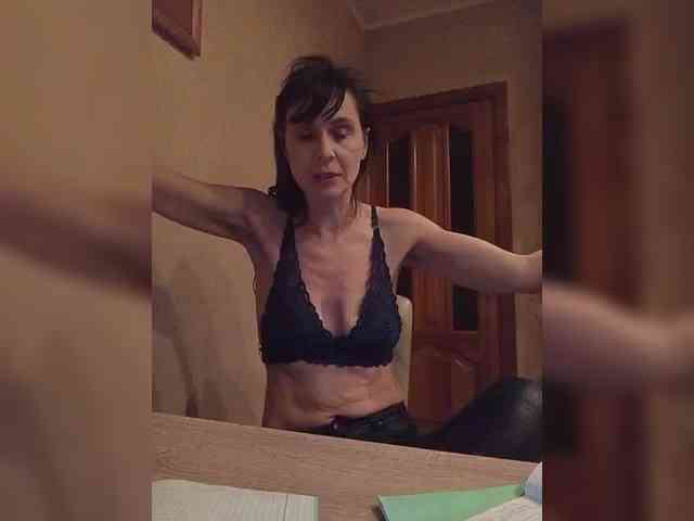 Hellenalonenochka webcam