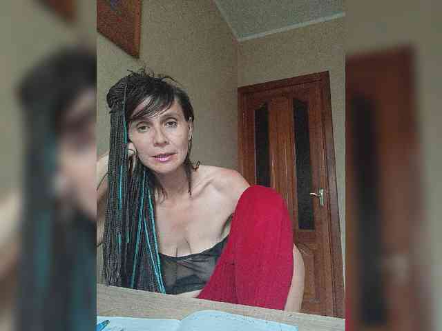 Hellenalonenochka webcam