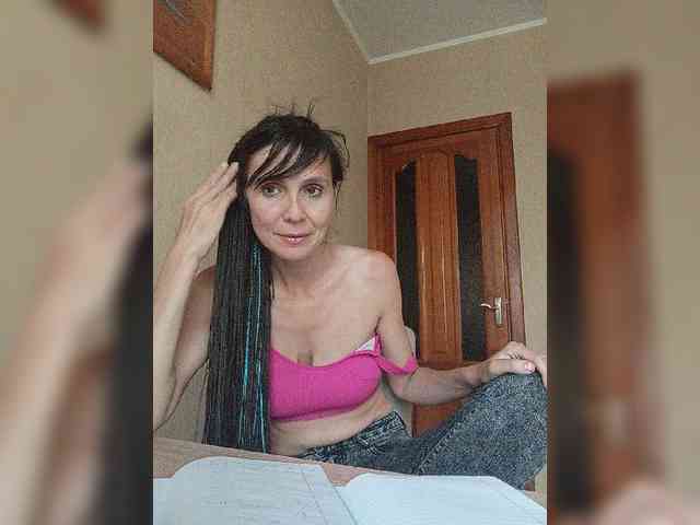 Hellenalonenochka webcam