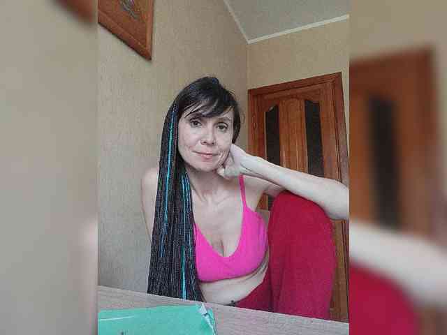Hellenalonenochka webcam