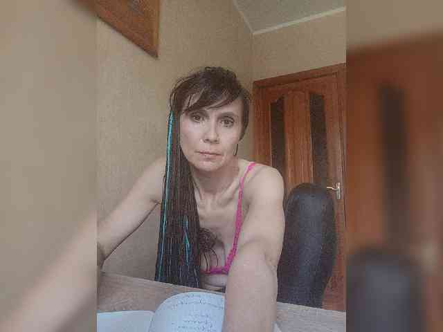Hellenalonenochka webcam