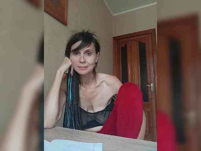 Hellenalonenochka webcam
