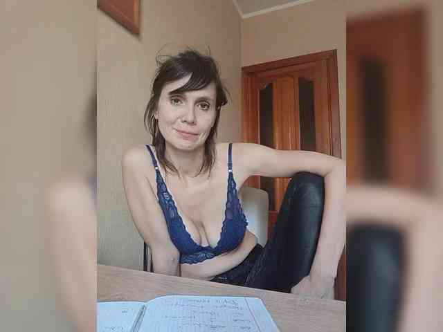 Hellenalonenochka webcam