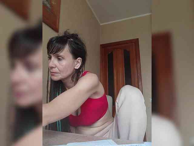 Hellenalonenochka webcam