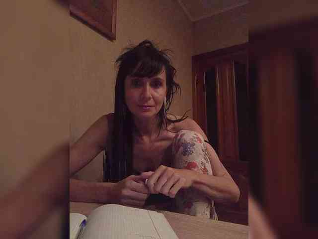 Hellenalonenochka webcam