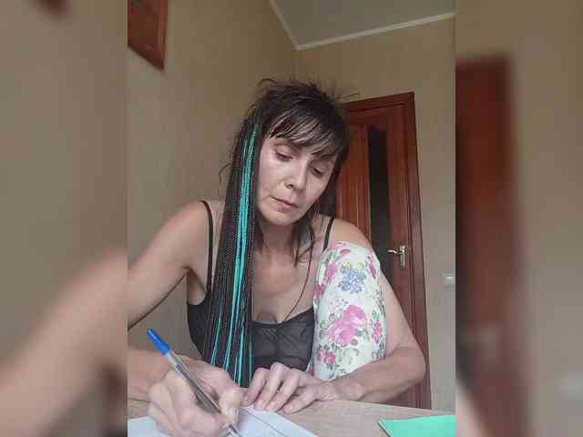 Hellenalonenochka webcam