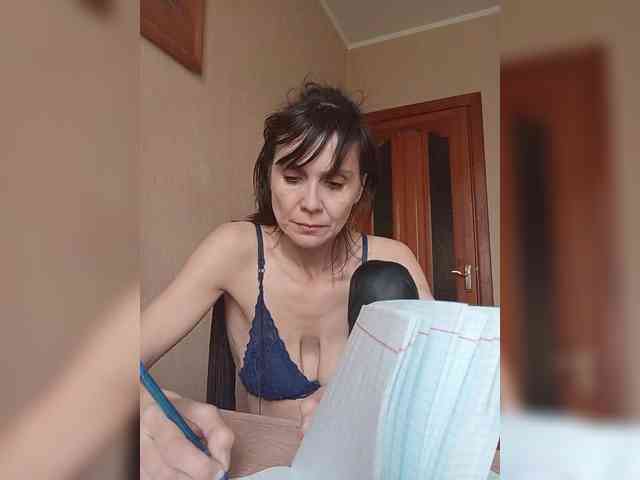 Hellenalonenochka webcam