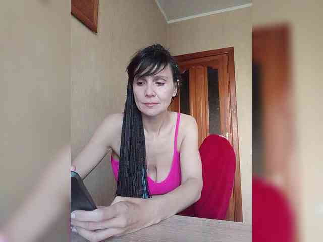 Hellenalonenochka webcam
