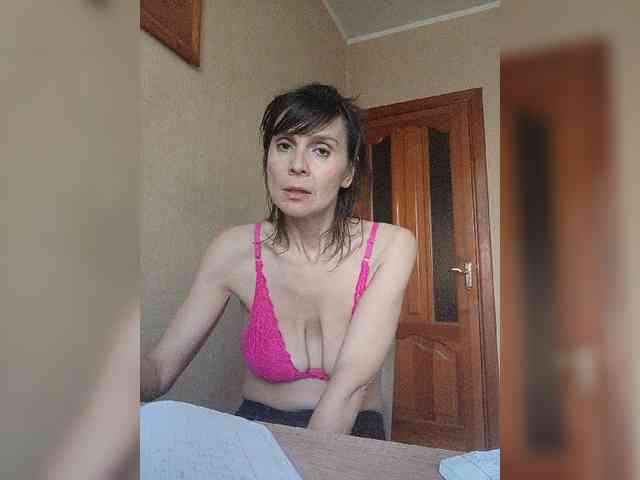 Hellenalonenochka webcam