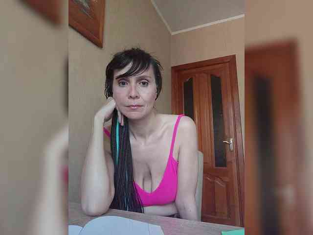 Hellenalonenochka webcam
