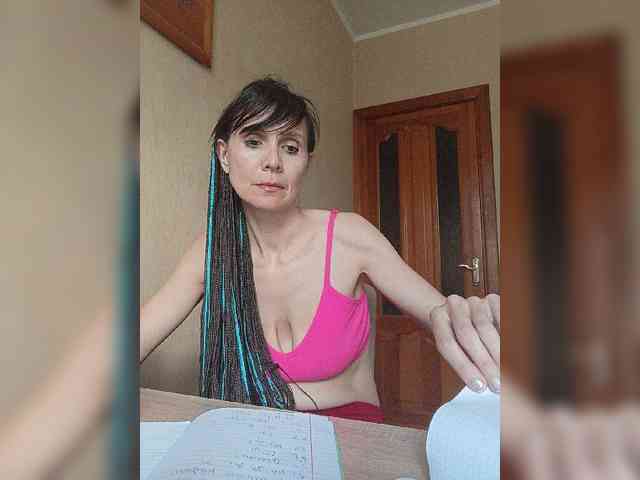 Hellenalonenochka webcam