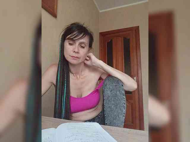 Hellenalonenochka webcam