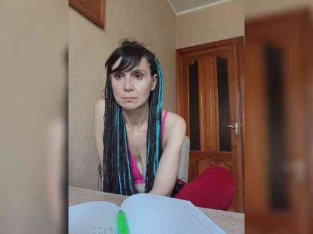Hellenalonenochka webcam