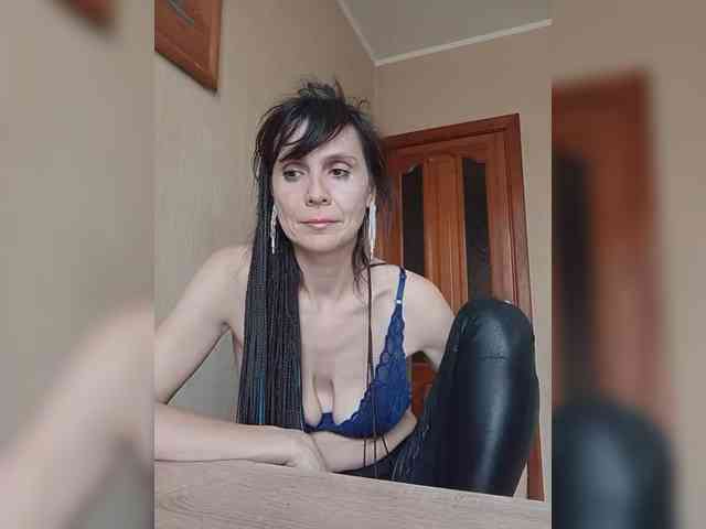 Hellenalonenochka webcam