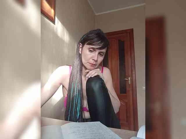 Hellenalonenochka webcam
