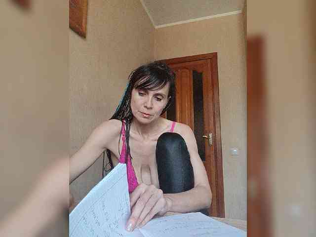 Hellenalonenochka webcam