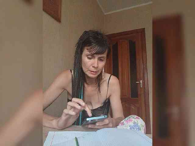 Hellenalonenochka webcam