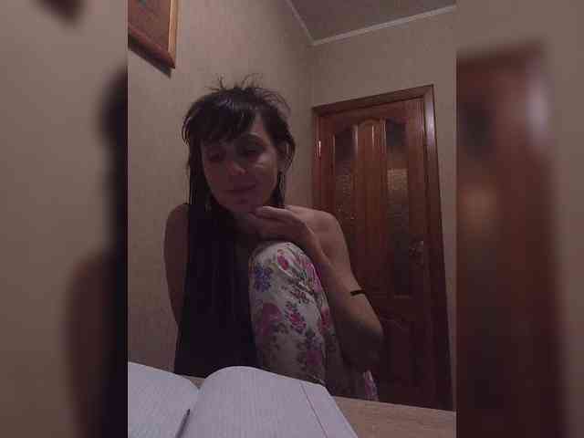 Hellenalonenochka webcam
