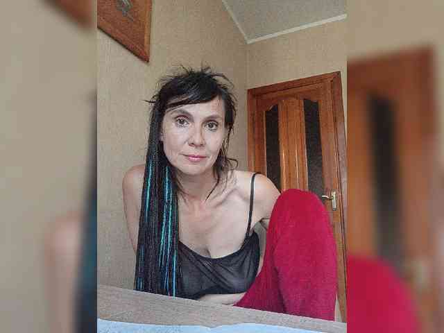 Hellenalonenochka webcam