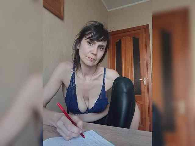 Hellenalonenochka webcam