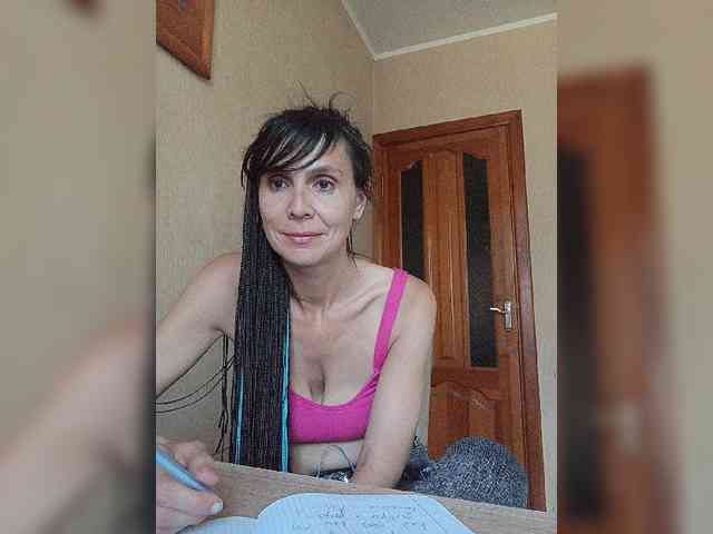 Hellenalonenochka webcam