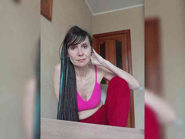 Hellenalonenochka webcam