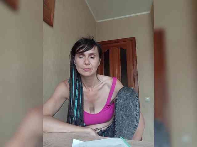Hellenalonenochka webcam