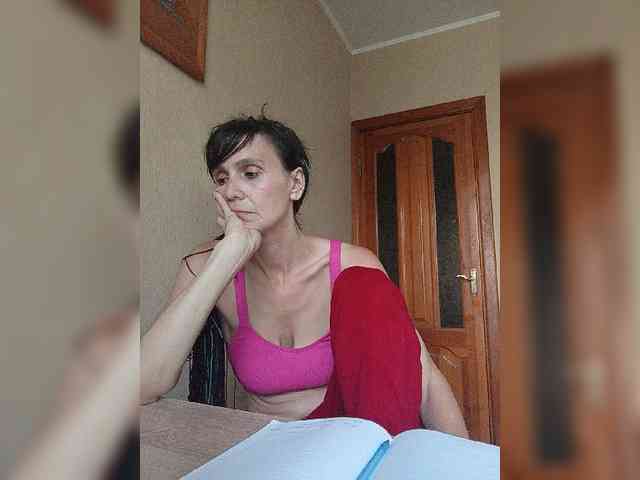 Hellenalonenochka webcam