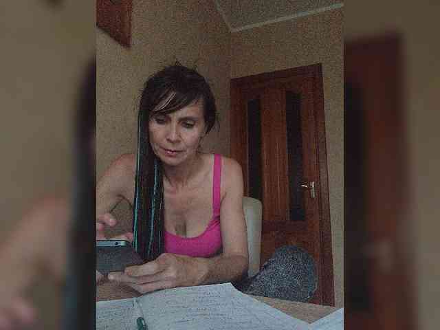 Hellenalonenochka webcam