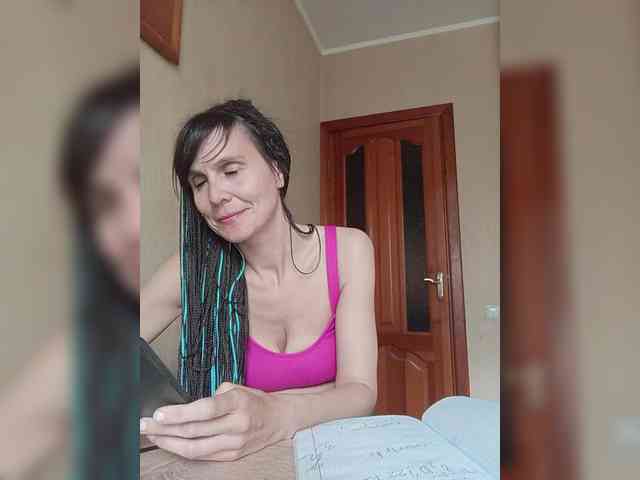 Hellenalonenochka webcam