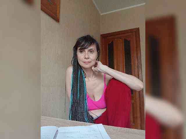 Hellenalonenochka webcam