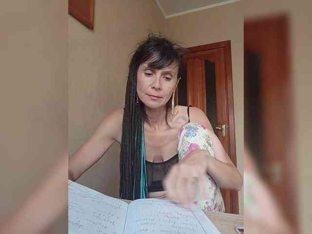 Hellenalonenochka webcam